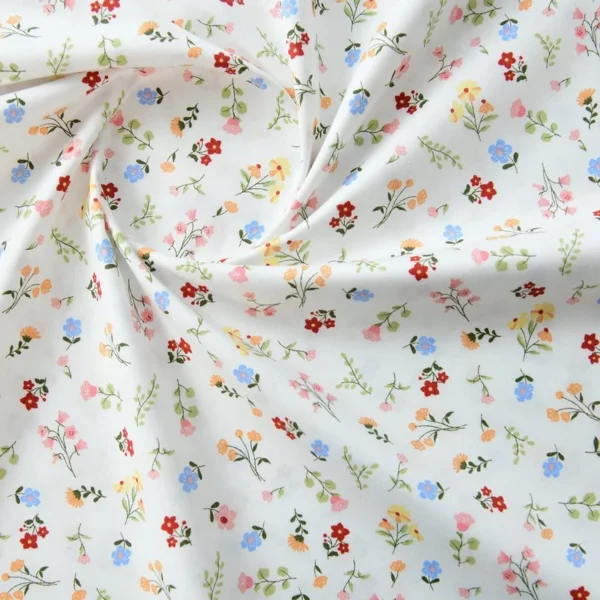 Cotton Twill Fabric   Floral Design   Ideal for Clothing  Blankets  amp  DIY Projects